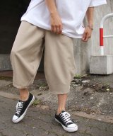 ベージュ