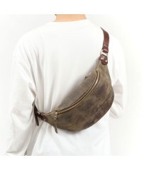 SLOW/スロウ ボディバッグ SLOW kudu leather－fanny pack クーズー 本革 レザー 横型 斜めがけ コンパクト 日本製 300S130J/504229612