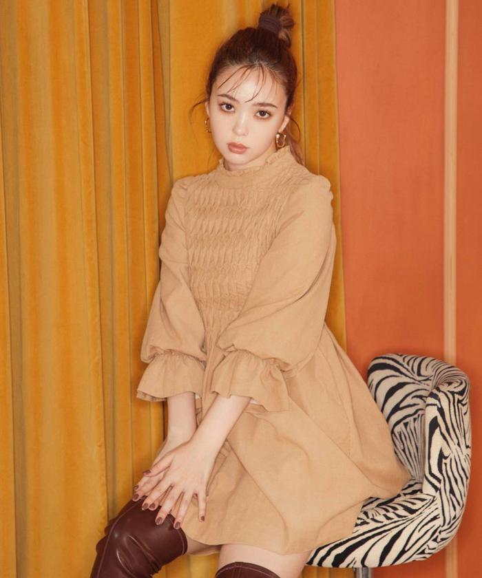 セール 30%OFF】コーデュロイ変形タックミニワンピース