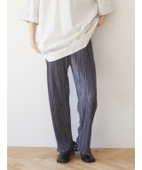 チャコールグレー