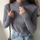 グレー