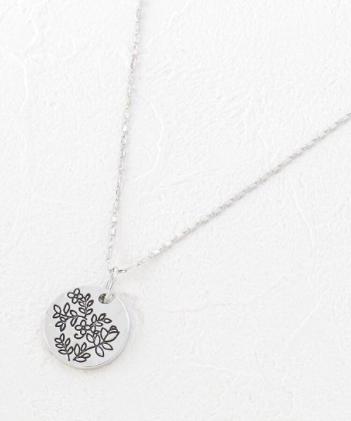 リーフプレートネックレス ローラアシュレイ Laura Ashley D Fashion リーフプレートネックレス ローラアシュレイ Laura Ashley D Fashion