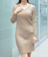 ベージュ