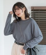 グレー