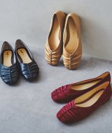 ベージュ