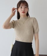ベージュ