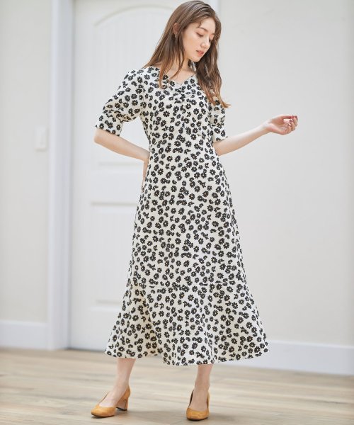セール ウエストりぼん付きフロントシャーリングマーガレットプリントワンピース トッコクローゼット Tocco Closet D Fashion