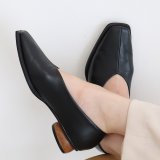 ブラック