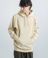 ベージュ
