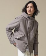 グレー