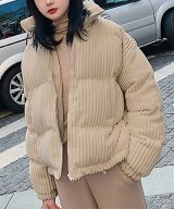 ベージュ