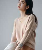 ベージュ