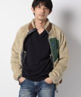 ベージュ
