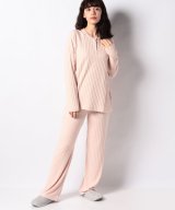ピンク
