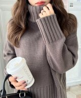チャコールグレー