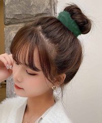 shoppinggo/ヘアゴム シュシュ フワフワ フェイクファー キッズ ヘアアクセサリー 髪飾り こども ホワイト おしゃれ 可愛い かわいい カジュアル/504378307