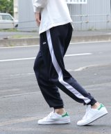 ネイビー