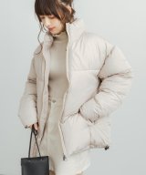 ベージュ