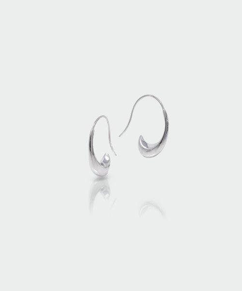 メタリックピアス