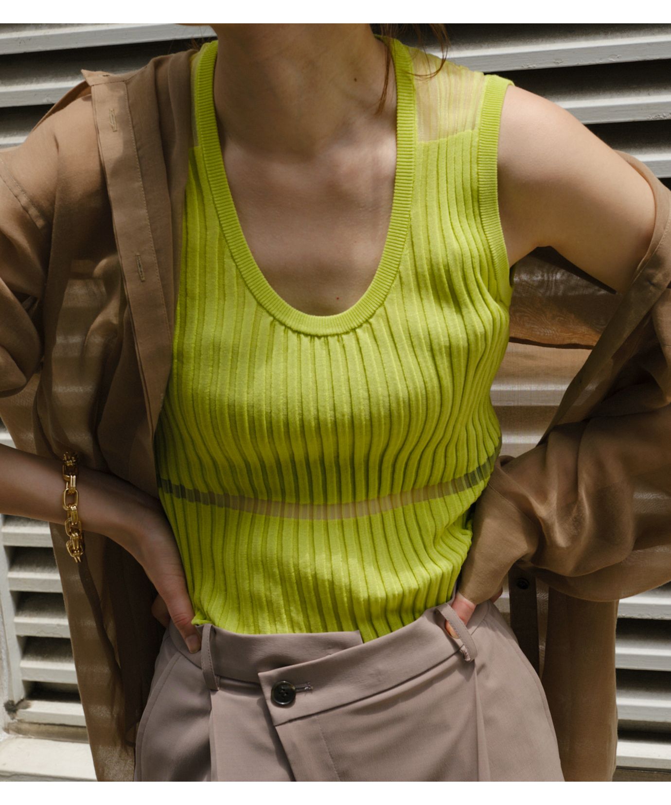 セール】Sheer Blocking Tank Top(504411022) | ルシェルブルー(LE ストアアクティビテ ルシェルブルー / Embroidery Tank Top シャツ/ブラウス(半袖/袖なし)