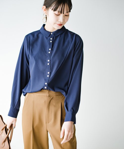 F 重ね着もおまかせあれ 迷えるきちんとさんの主役服 お仕事にも普段にも便利でアクセサリー要らずなボタンポイントブラウス ハコ Haco D Fashion F 重ね着もおまかせあれ 迷えるきちんとさんの主役服 お仕事にも普段にも便利でアクセサリー要らずなボタンポイントブラウス ハコ Haco D Fashion