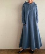 ブルー
