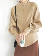 ベージュ