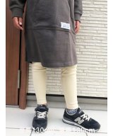 ベージュ
