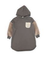 チャコールグレー