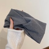 ダークグレー