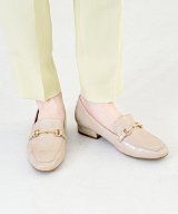 ベージュ