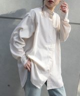 ベージュ