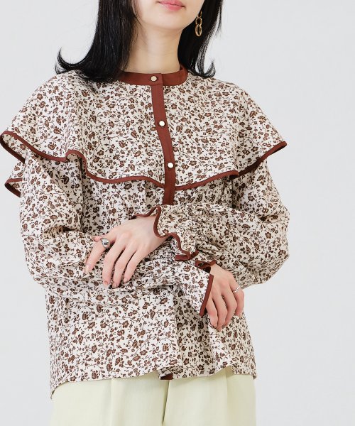 セール50 Off 22春夏新作 配色小花柄ケープブラウス Ac12 アクロ Acro D Fashion