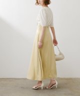 ライトイエロー