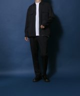 ブラック