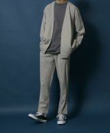 ベージュ