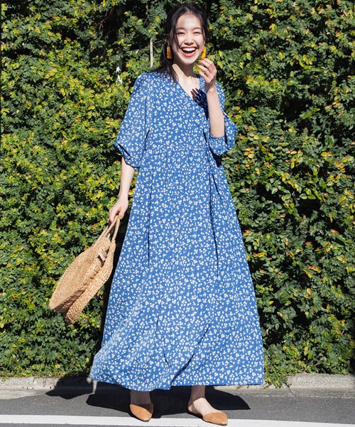 セール 9 Off Vネック小花柄ワンピース コカ Coca D Fashion