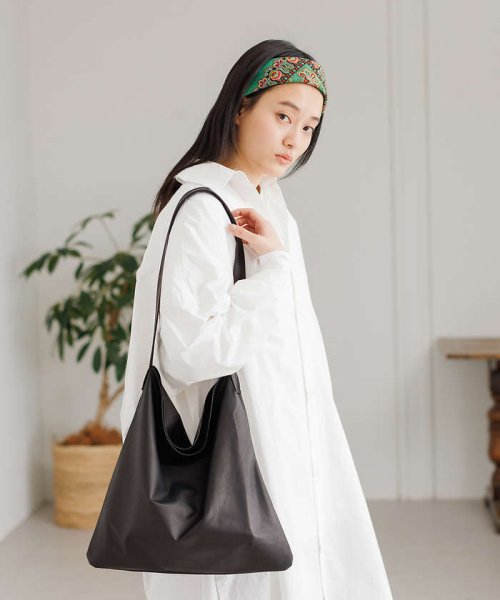 【WEB限定】【Ampersand】ウォッシャブル レザーフラットトートバッグM