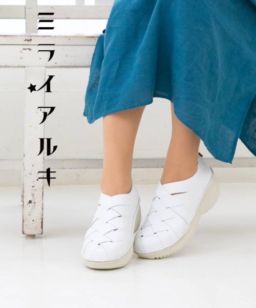 ミライアルキ☆軽量メッシュデザイン厚底バックジップスニーカー