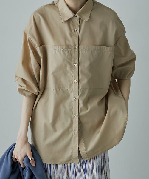 リリーブラウン ビッグボタンブラウス 多部未華子さん着用