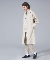 ベージュ