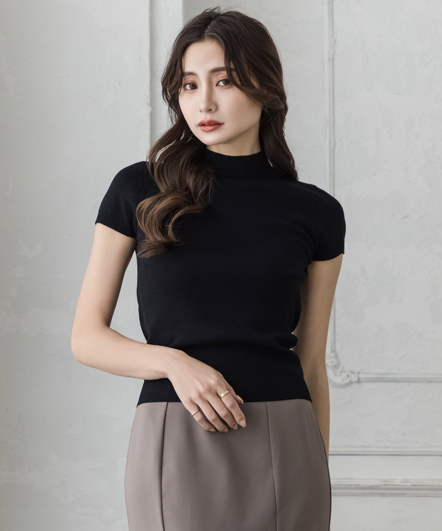 ジュリアブティック JULIA BOUTIQUE リブニットショート丈トップス （ブラック） ジュリアブティック JULIA BOUTIQUE ベーシックハイネック半袖