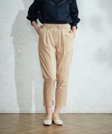 ベージュ