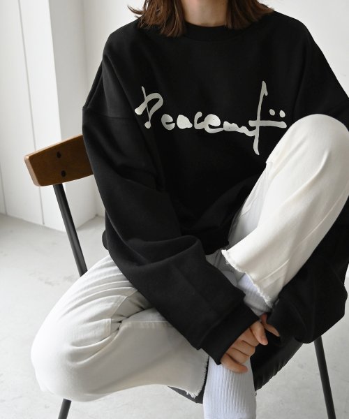 PEACE OUT ENJOY(ピースアウトエンジョイ)"peaceout"裏毛トレーナー