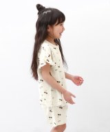 ライトベージュ
