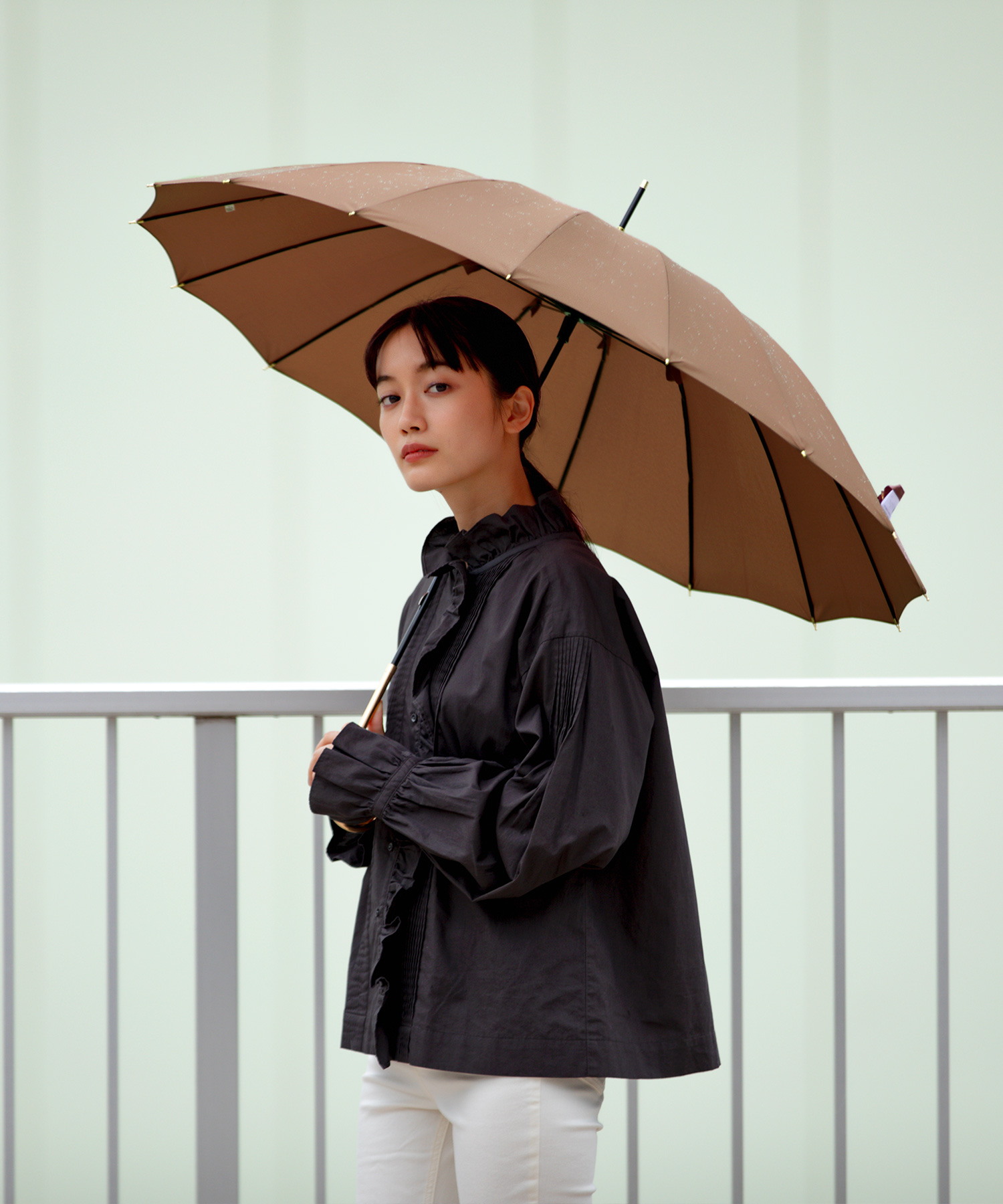 美品✨バーバリー　シャドホース　長傘　ホースロゴ総柄　希少デザイン　ブラウン 訳あり】バーバリー 長傘 ホースロゴ BURBERRY 赤 - メルカリ