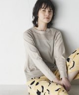 ベージュ