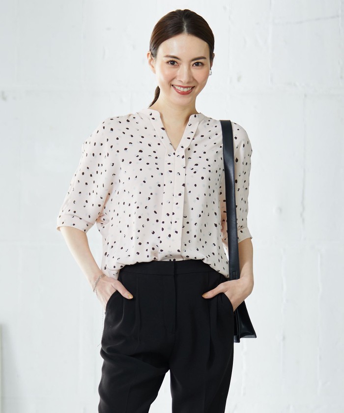 WEB限定カラーあり・洗える】Back Satin Amunzen キーネック