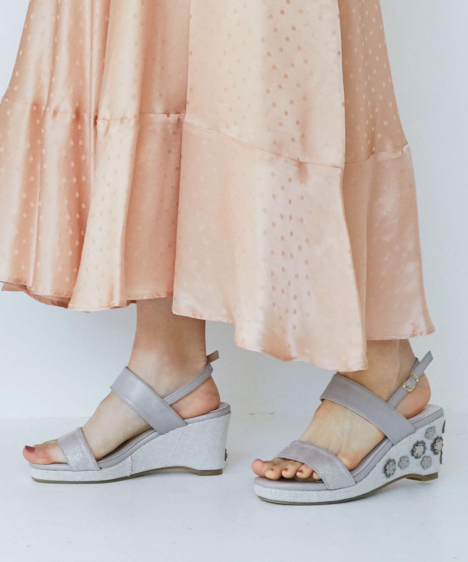 Pretty Ballerinas★フラワー付きバイカラーサンダル 24春夏新作＞【22.5-25.5】フラワー×ビーズ ミュールサンダル