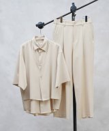 ライトベージュ(051)
